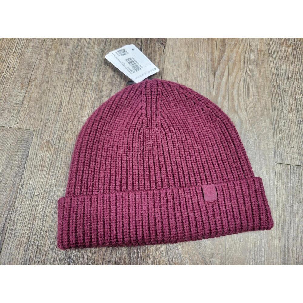 Lululemon NWT Burgundy Dark Red Close-Fit Wool-Blend Ribbed Knit Beanie Hat